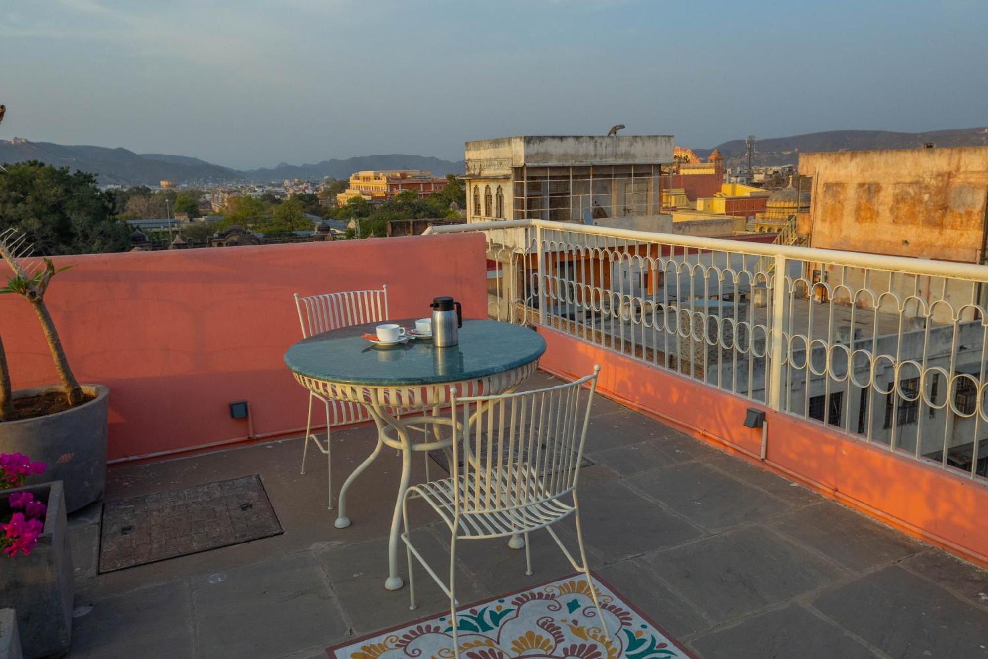 Hotel Sheel Mahal- Near Hawa Mahal Džajpur Exteriér fotografie